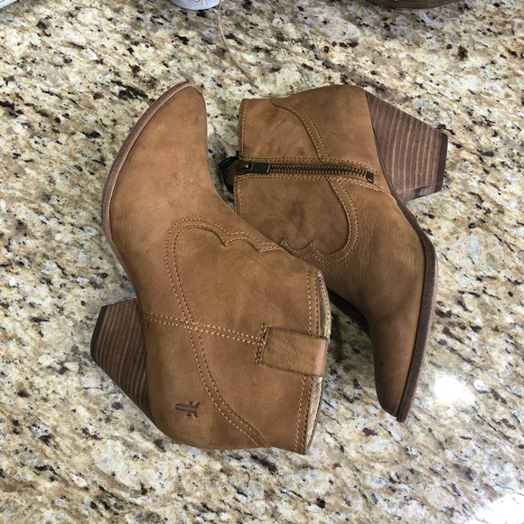 Frye Reina Camel Brown Nubuck Leather Ankle Bootie Cowboy 6.5 - Picture 4 of 10